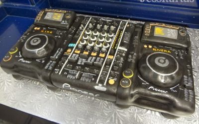 TARTA: MESA DE MEZCLAS DJ!!! 28 CUMPLEAÑOS KIKO RIVERA…
