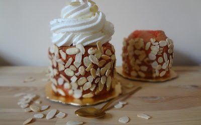 Qué hacer cuando te sobra mezcla del bizcocho principal…PASTELITOS DE BUTTERCREAM Y ALMENDRAS