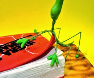 UN INSECTO PALO DE LO MÁS CULTIVADO…TARTA LIBRO